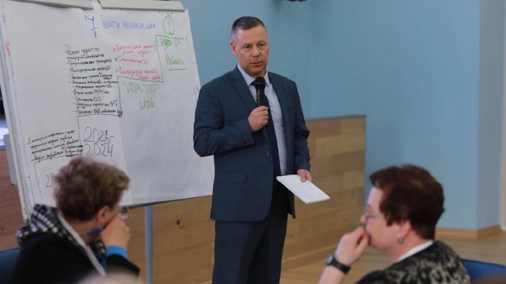 Михаил Евраев обсудил планы в сфере образования