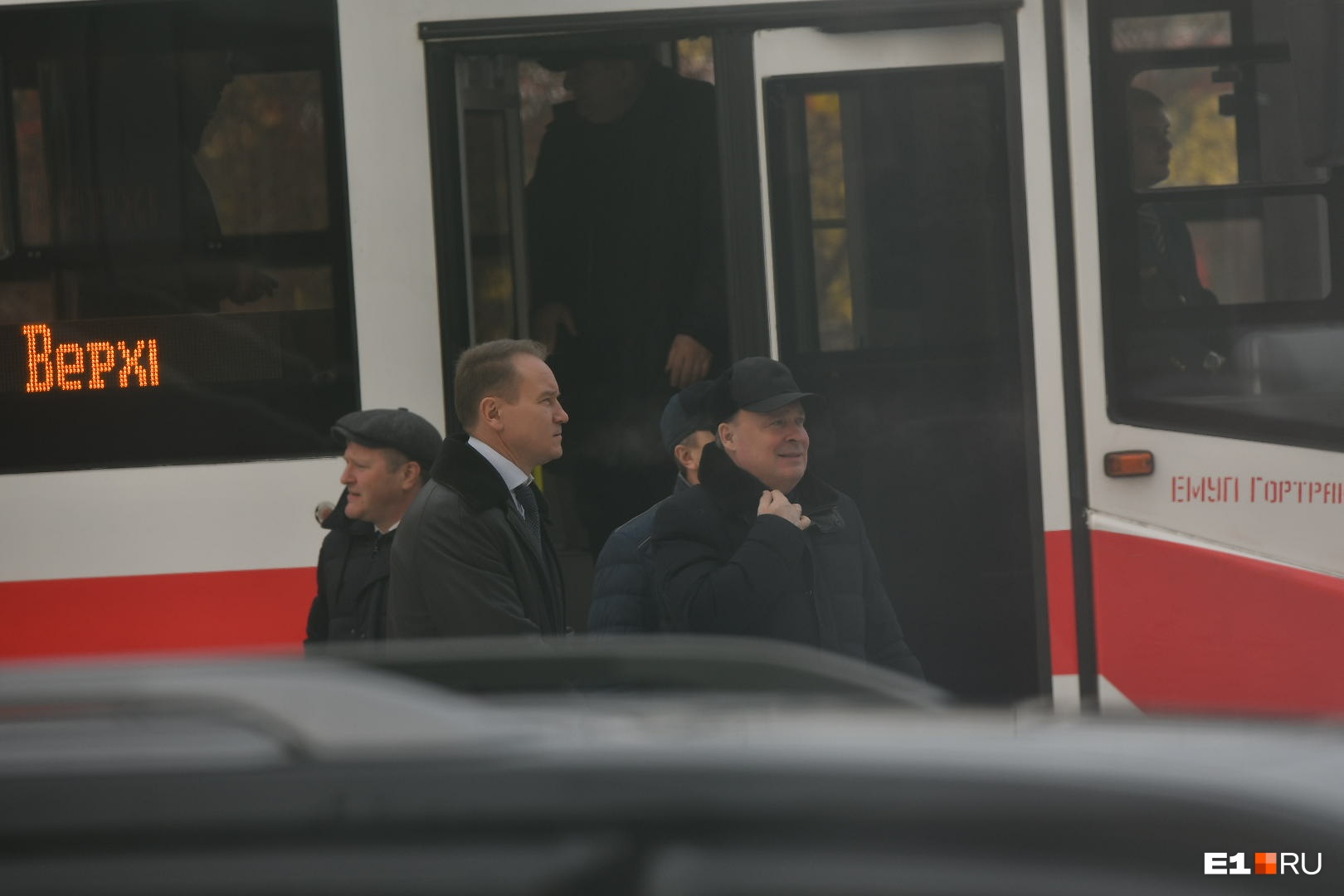 Тронулись! Трамвай из Екатеринбурга в Верхнюю Пышму повез первых ВИП-пассажиров