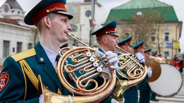 Эстафеты на льду, праздничный концерт и лекции о быте солдат: куда сходить в Красноярске 23 февраля