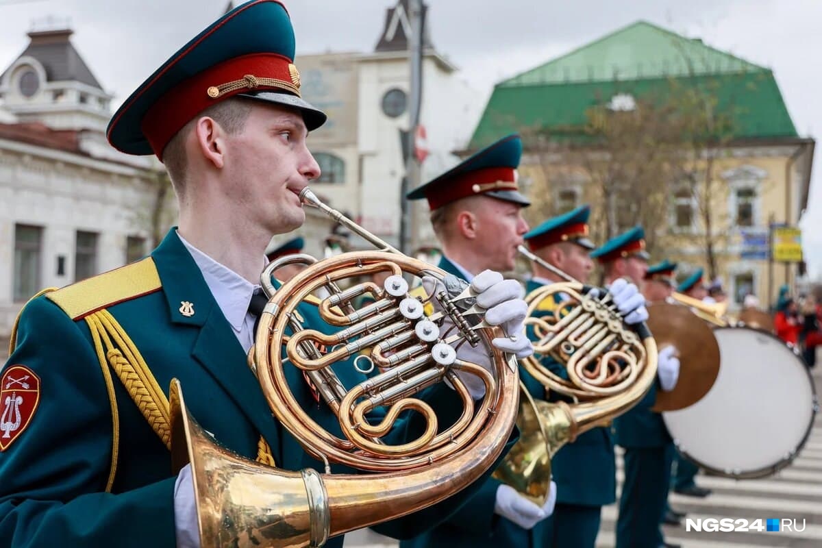 Эстафеты на льду, праздничный концерт и лекции о быте солдат: куда сходить в Красноярске 23 февраля