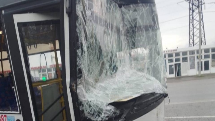 Есть пострадавшие. Подробности про ДТП с пассажирским автобусом в Краснодаре