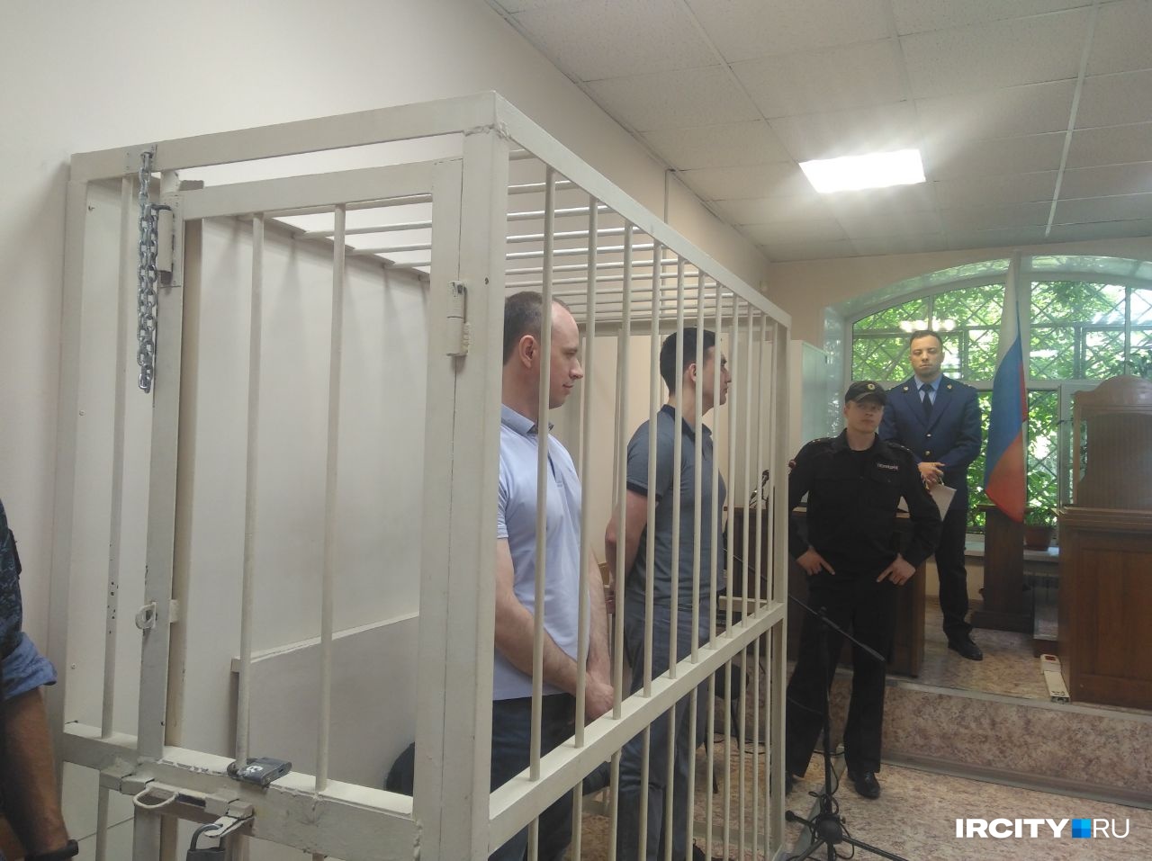 Олег Хамуляк и Антон Рябикин получили 15 лет колонии на двоих по делу о замене лифтов в Приангарье