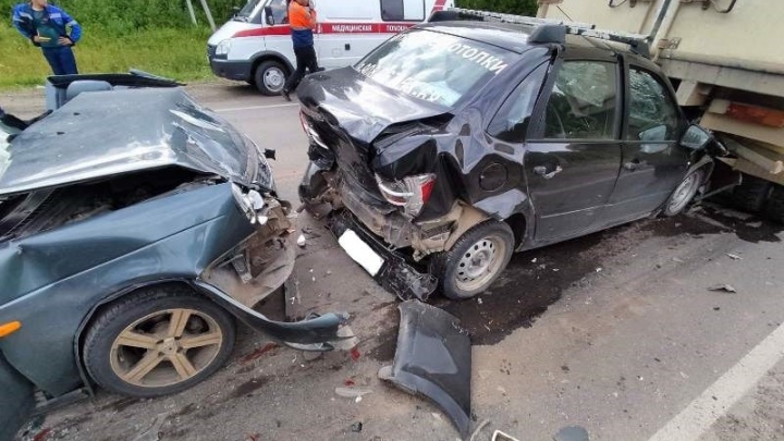 На трассе в Прикамье столкнулись пять машин