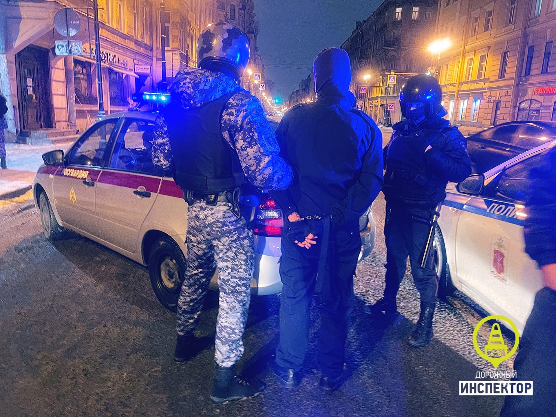 В центре Петербурга задержали автоматчика в черном