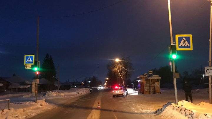 Иномарка сбила 14-летнюю девочку на пешеходном переходе в Новосибирске