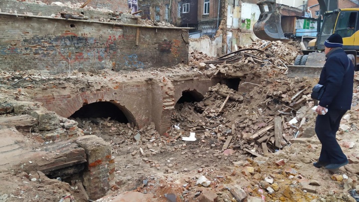 Древние катакомбы нашлись в Ростове под снесенным домом XIX века