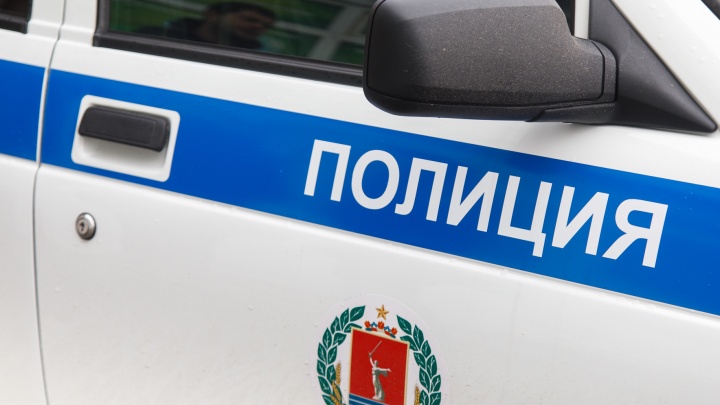 Вооружился ножом: в Волгограде объявлен в розыск мужчина, напавший на кассира кредитной организации