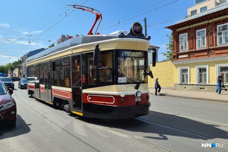 Пока еще не все ретротрамваи вышли на маршрут Пока еще не все ретротрамваи вышли на маршрут