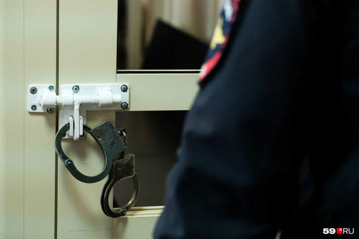 Судья назначил мужчине три года за решеткой Судья назначил мужчине три года за решеткой