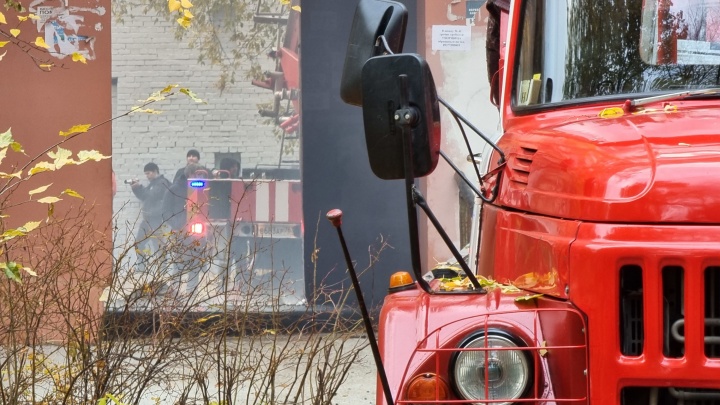 На пожаре в многоквартирном доме в Кемерове спасли 11 человек. В МЧС рассказали подробности