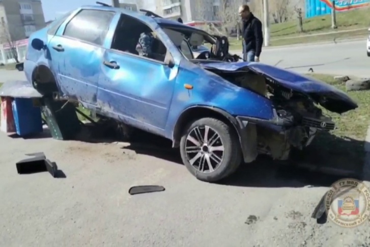 Автомобиль сбил двух братьев, один из них погиб Автомобиль сбил двух братьев, один из них погиб