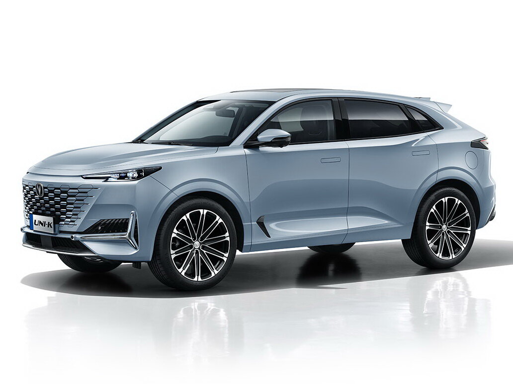 Changan Uni-K — довольно крупный кроссовер, конкурирующий, например, с Hyundai Santa Fe. С двухлитровым турбомотором и восьмиступенчатым автоматом он стоит 3,2–3,5 миллиона рублей Changan Uni-K — довольно крупный кроссовер, конкурирующий, например, с Hyundai Santa Fe. С двухлитровым турбомотором и восьмиступенчатым автоматом он стоит 3,2–3,5 миллиона рублей