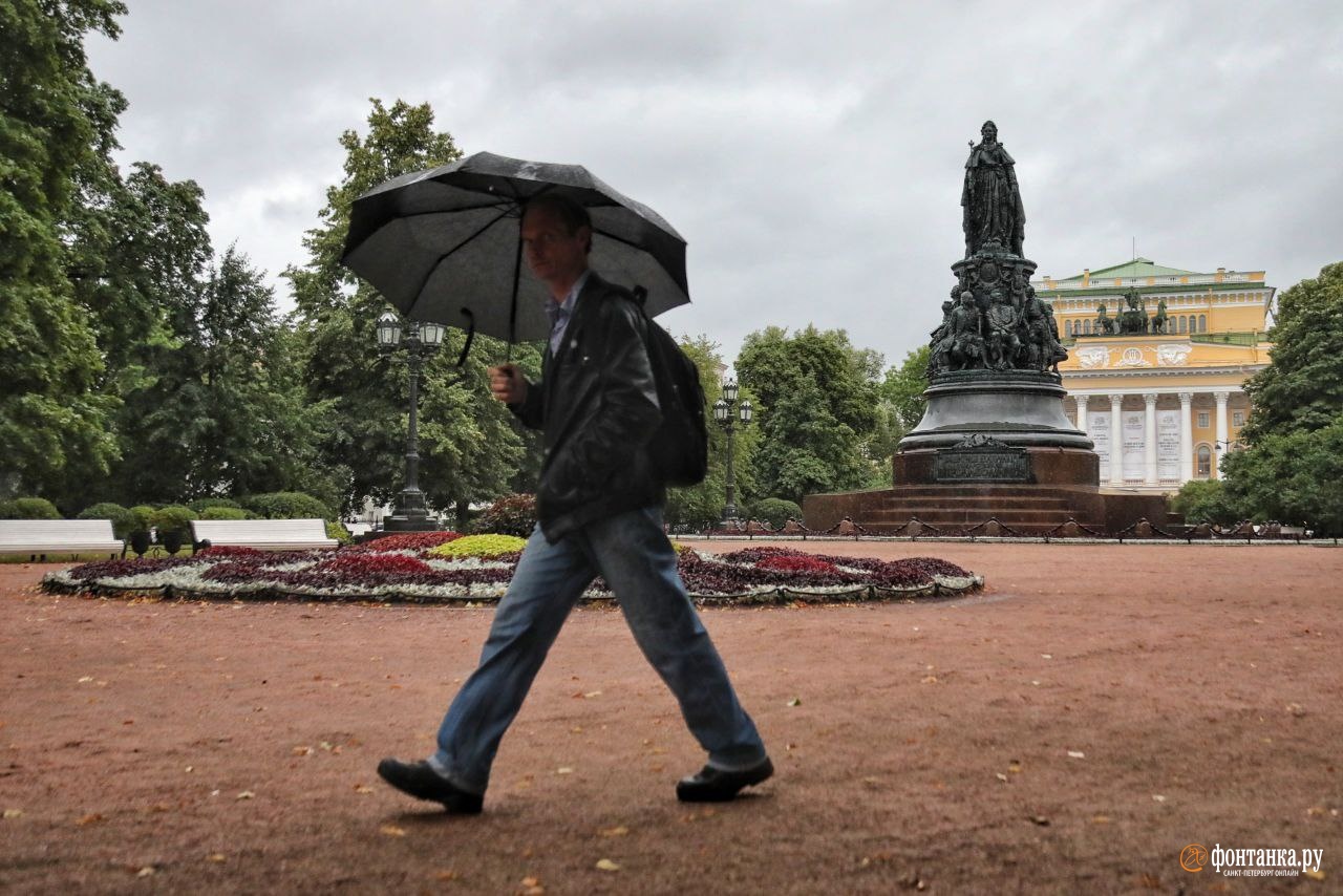 Петербург сентябрь 2019. Санкт-Петербург дождь. Дождь в Петербурге. Дождь в Питере фото. Штормовое предупреждение.