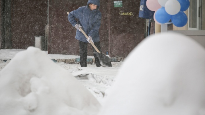 «Скиньтесь уже, депутаты»: жители Уфы — о нехватке коммунальной техники для уборки снега в Башкирии