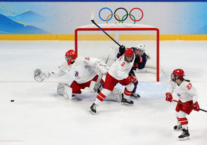 Дарья Гредзен отразила 30 бросков от хоккеисток из Канады и 19 — от американок
