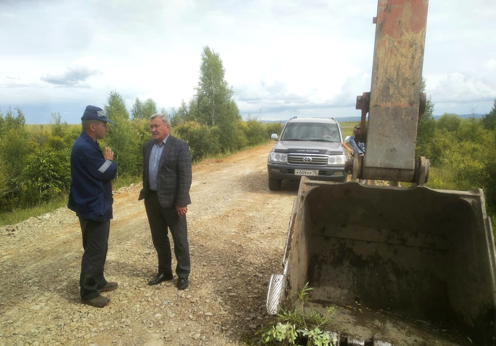 Компания срывает ремонт дороги между селами под Читой
