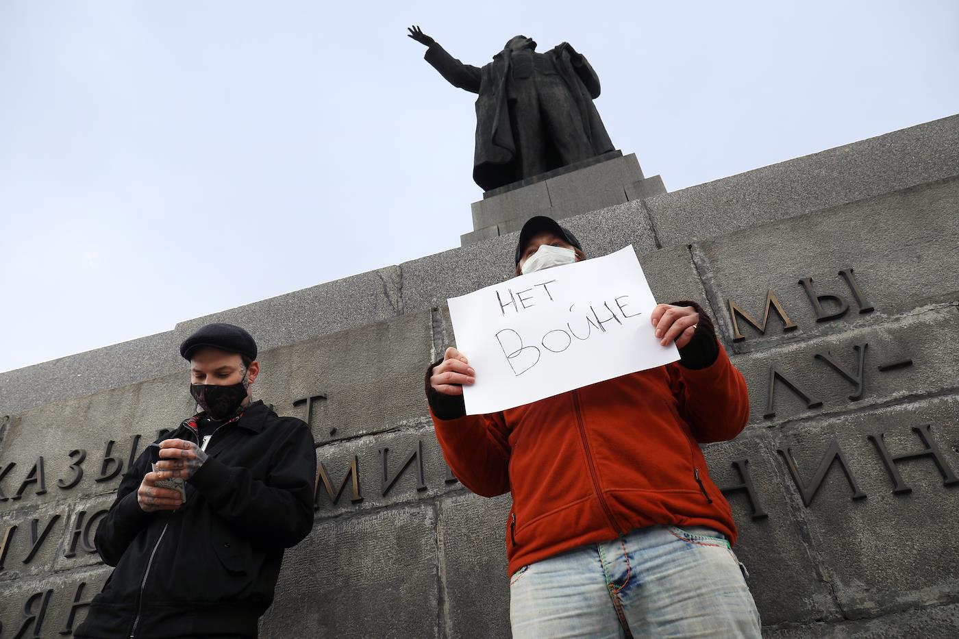 Худший день в жизни» и «Мы сожжем вашу конституцию на Крещатике». Как  «лидеры мнений» встретили стрельбу на Украине | 24.02.2022 |  Санкт-Петербург - БезФормата