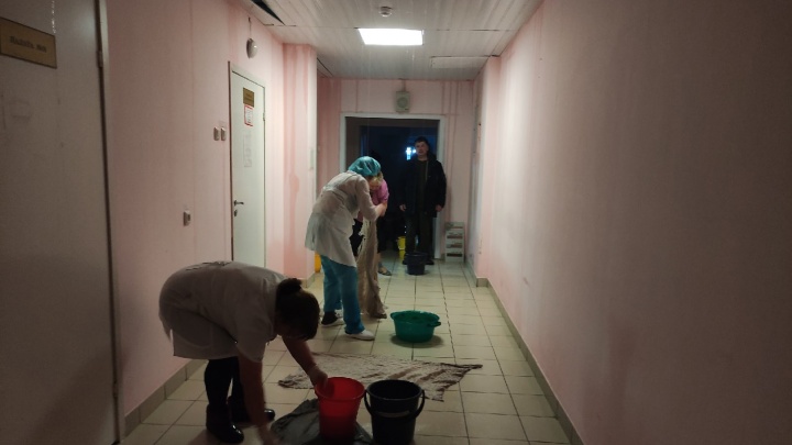 В одной из больниц Башкирии в новогоднюю ночь затопило хирургическое отделение