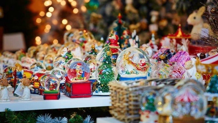 В Краснодаре открылись ярмарки с новогодними украшениями. Публикуем адреса