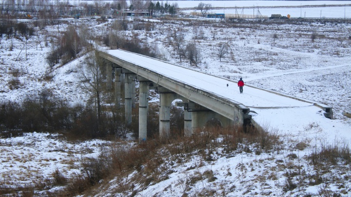Прокуратура потребовала от мэрии Новокузнецка снести опасный мост
