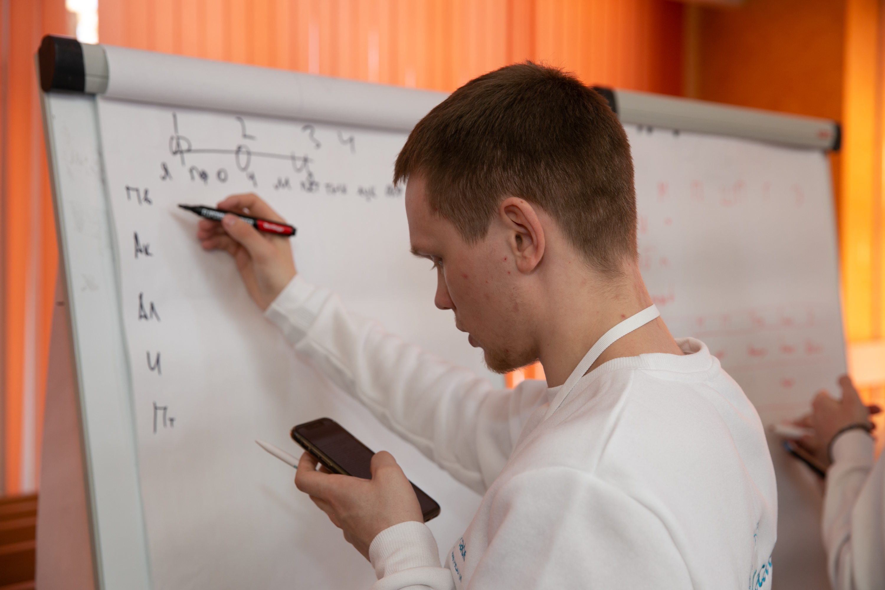 У студентов впереди еще много интенсивных занятий У студентов впереди еще много интенсивных занятий