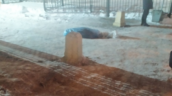 В Уфе возле общежития вуза нашли тело женщины