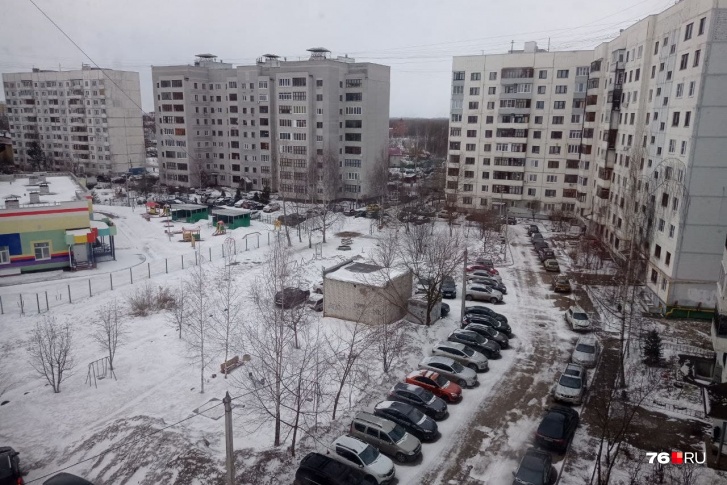 Сначала в Ярославле стало тепло, как в апреле, а к концу марта снова навалило снега