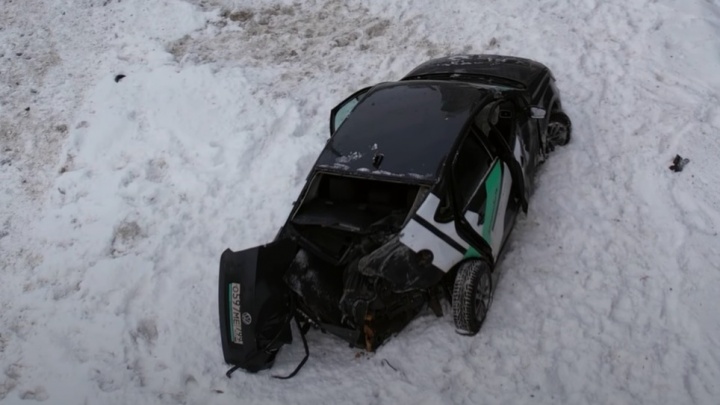 «Багажник будто выдрали»: появилось видео последствий ДТП с каршеринговым автомобилем в Самаре