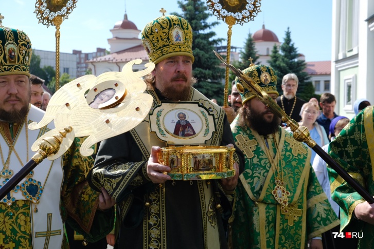 Мощи Сергия Радонежского сегодня утром встречали в Свято-Симеоновском соборе на <nobr class="_">Кыштымской, 32</nobr> Мощи Сергия Радонежского сегодня утром встречали в Свято-Симеоновском соборе на <nobr class="_">Кыштымской, 32</nobr>