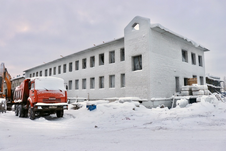 Строительная компания «Белый дом» выиграла подряд на строительство социального объекта по итогам конкурса. Общая стоимость контракта составляет 368 миллионов рублей