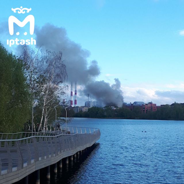 Пожар видно из разных частей города Пожар видно из разных частей города