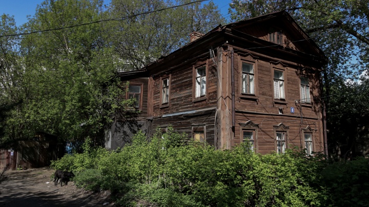 Ни расселить, ни починить: власти Казани предлагают пенсионеркам полуразваленного дома взять кредиты