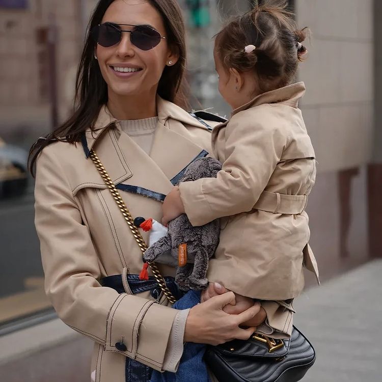Яна Сапета со своей дочкой Мией