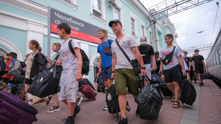 «В нашу школу недавно попали снарядом»: в челябинский лагерь привезли детей из Донецкой республики