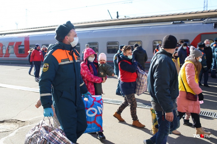 Людей привезли на поезде 21 марта