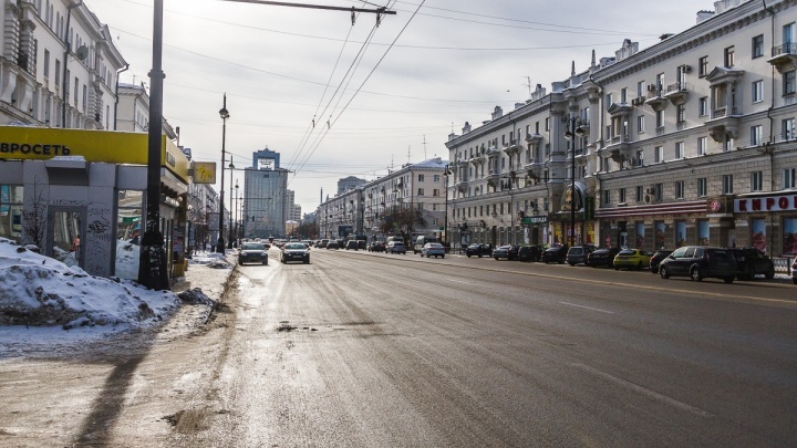 Мэрия Екатеринбурга пытается избавиться от шести домов и памятника