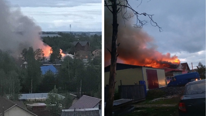 Ночью в Архангельске горел двухквартирный жилой дом