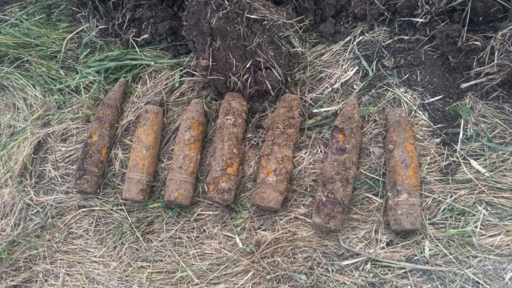 На стройке в Новознаменском нашли 14 артиллерийских снарядов времен Великой Отечественной войны