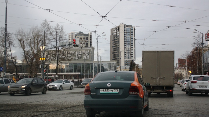 Перекресток Ленина и Московской стал пропускать больше машин: как это удалось сделать