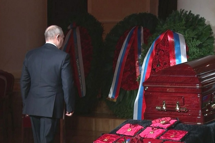 Путин посетил церемонию прощания с Жириновским