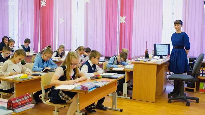 Проучились неделю: в Екатеринбурге из-за ковида закрыли на карантин полсотни классов