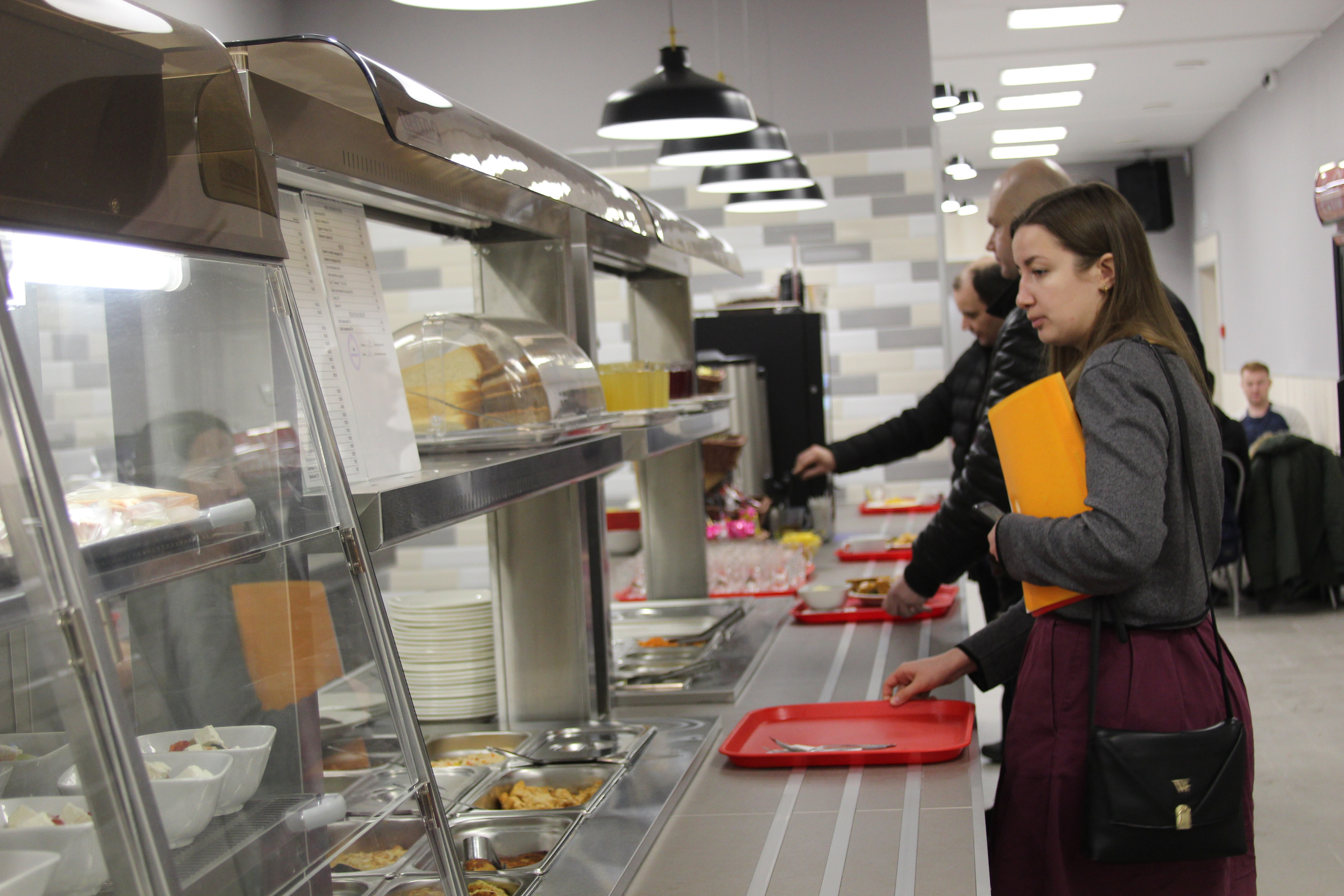 Современные столовые радуют студентов вкусной едой и доступными ценами