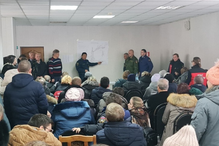 Сергей Цивилёв объявил трехдневный траур в Кузбассе по погибшим шахтерам с 26 по <nobr>28 ноября</nobr> Сергей Цивилёв объявил трехдневный траур в Кузбассе по погибшим шахтерам с 26 по <nobr>28 ноября</nobr>