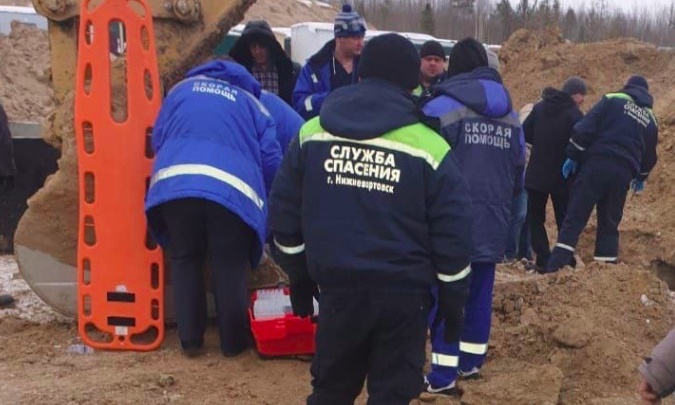 Двое рабочих пострадали во время монтажа труб в Нижневартовске