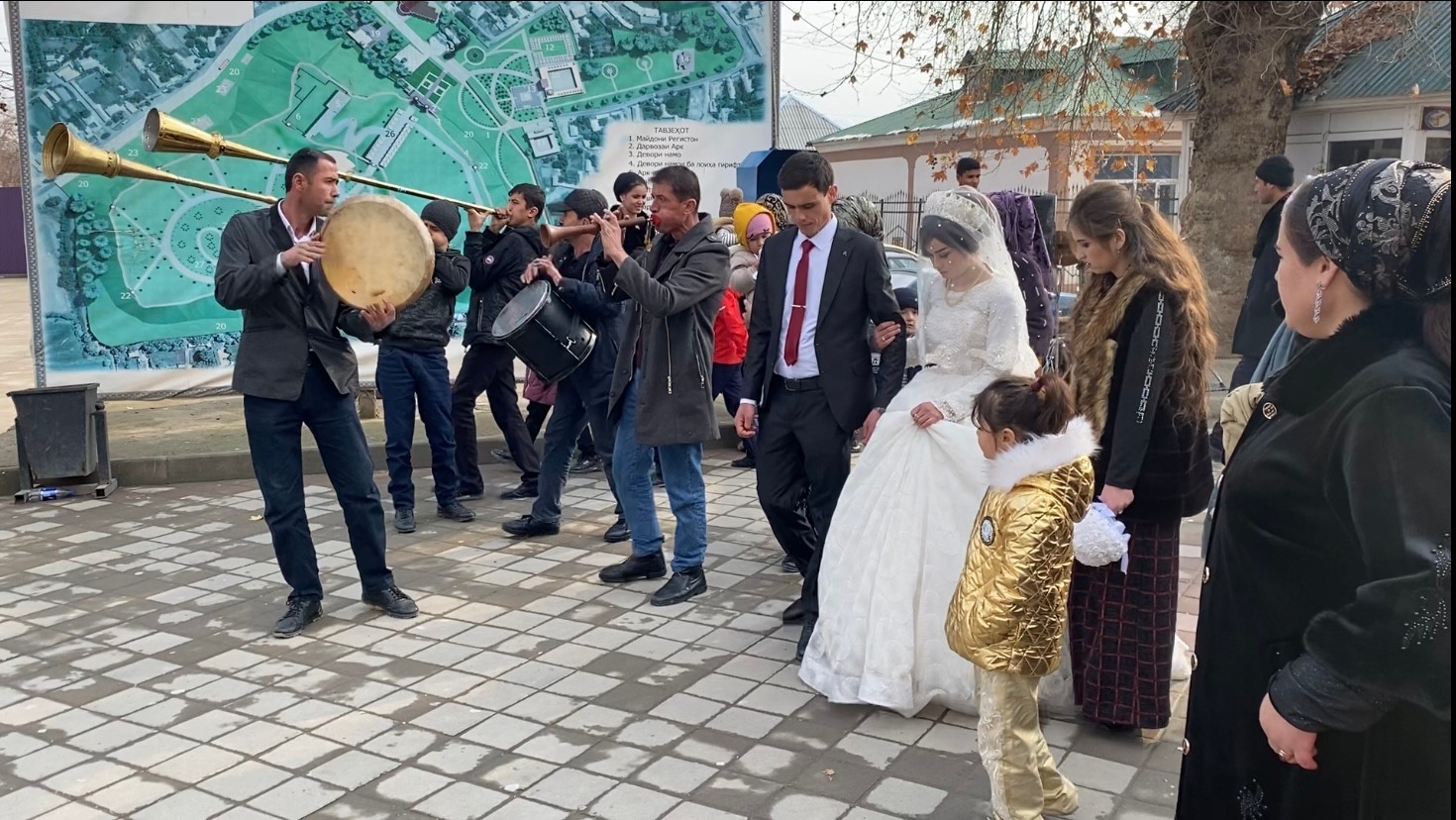 Вокруг свадьбы таджики празднуют еще несколько торжеств