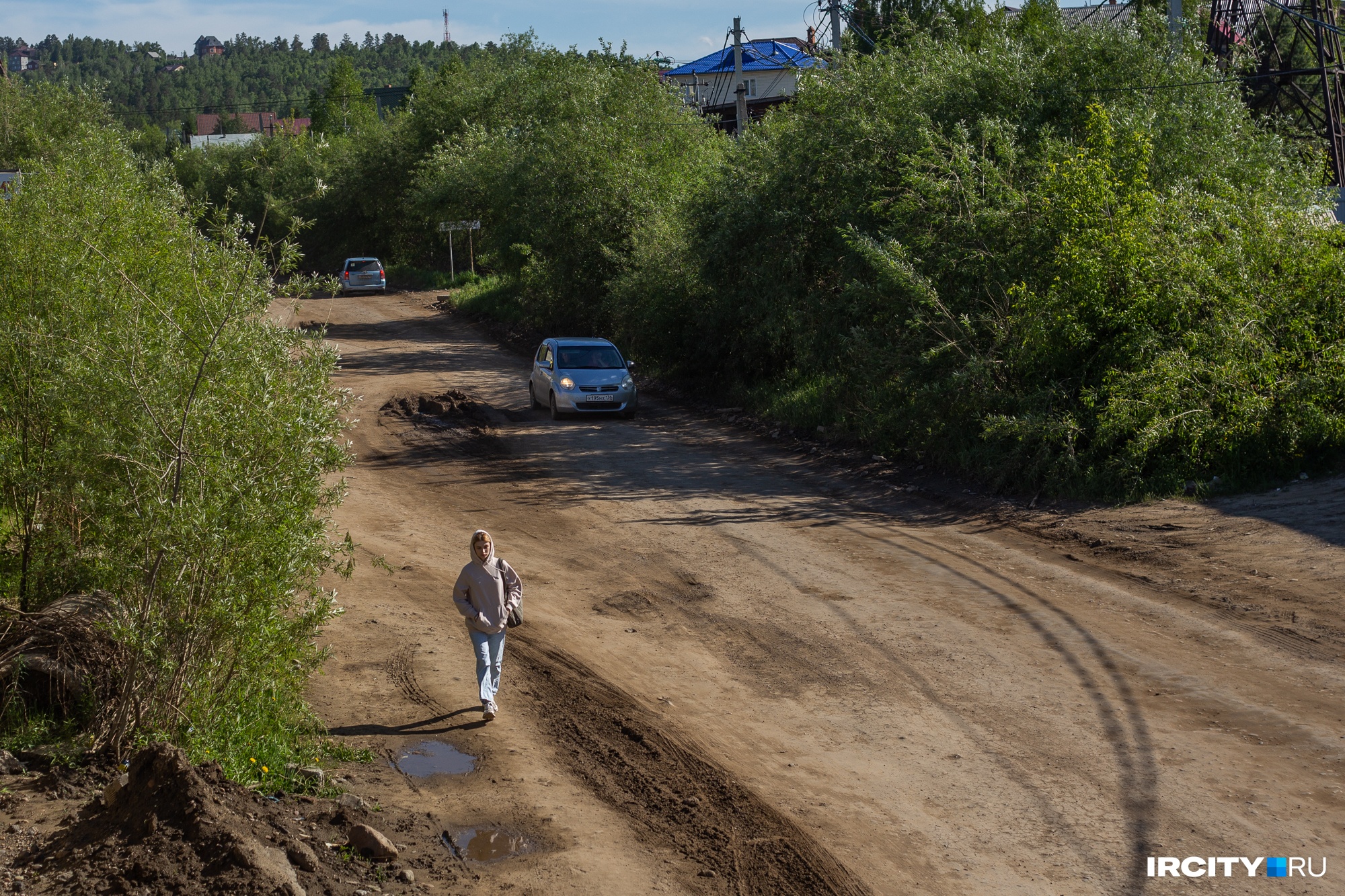 Жители Николова Посада пожаловались на отсутствие дороги