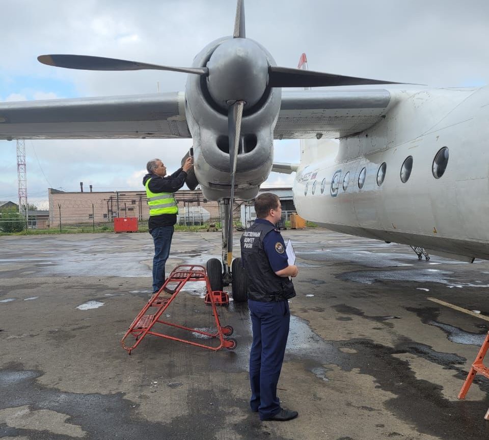 В аэропорту Иркутска аварийно приземлился самолёт с отказавшим двигателем