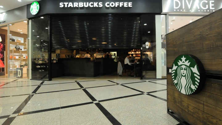 «Они уже съехали»: казанские ТЦ — об уходе Starbucks