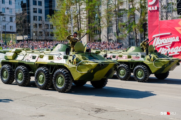 Во время торжественного прохождения войск покажут рекордное количество спецтехники Пермского гарнизона за всю историю празднования Во время торжественного прохождения войск покажут рекордное количество спецтехники Пермского гарнизона за всю историю празднования