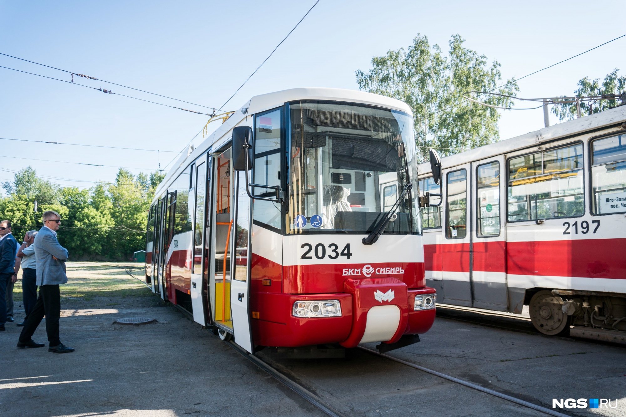 Подержанные трамваи и «троллейбусы как дрова». Сравниваем транспорт в Новосибирске с другими городами